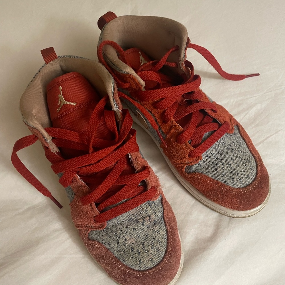 Nike Air Jordan 1 Mid SE Cinnabar Hemp and White-2Y